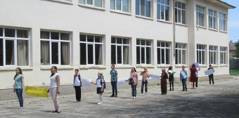 Два класа възрастни тръгват на училище в Дулово